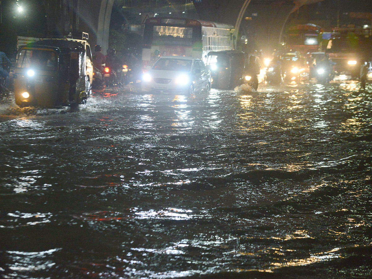 heavy rain in hyderabad - Sakshi24