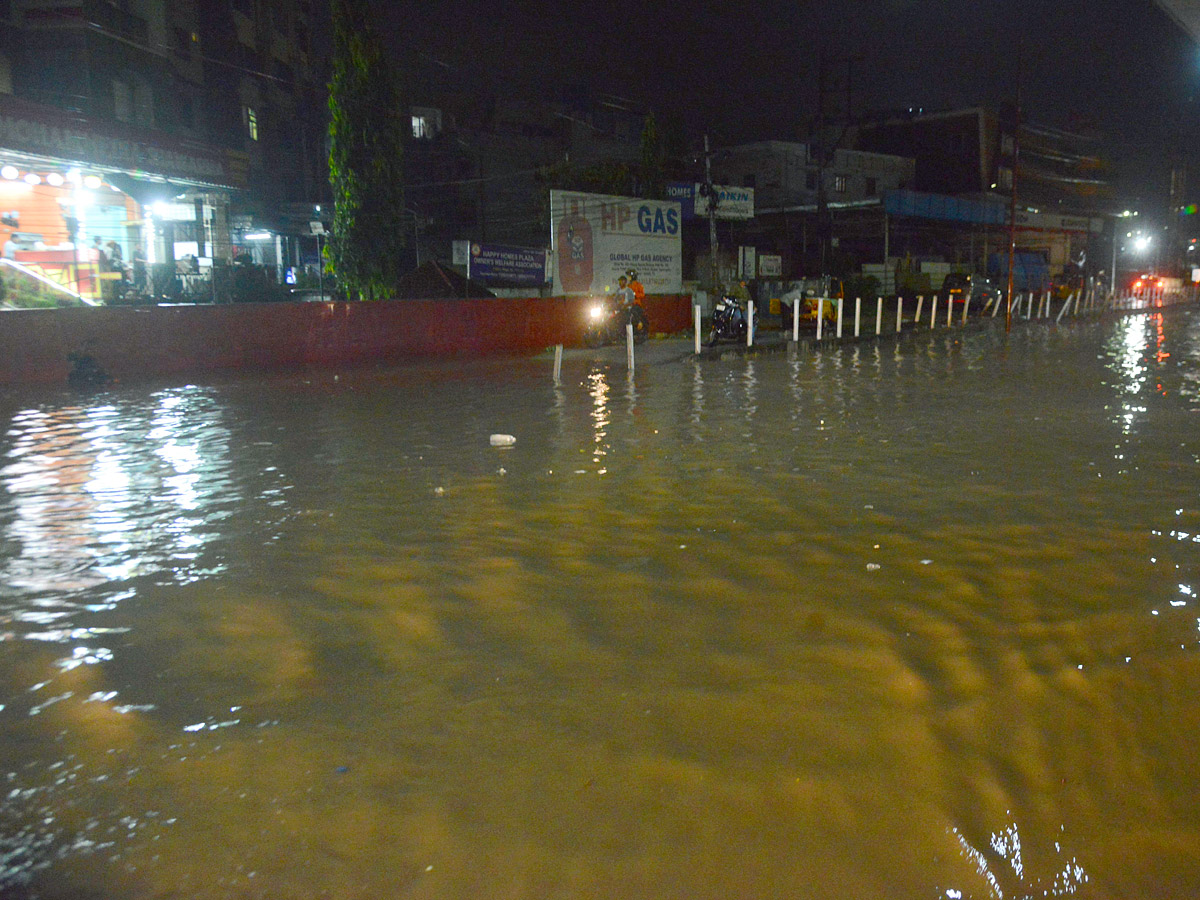 heavy rain in hyderabad - Sakshi27