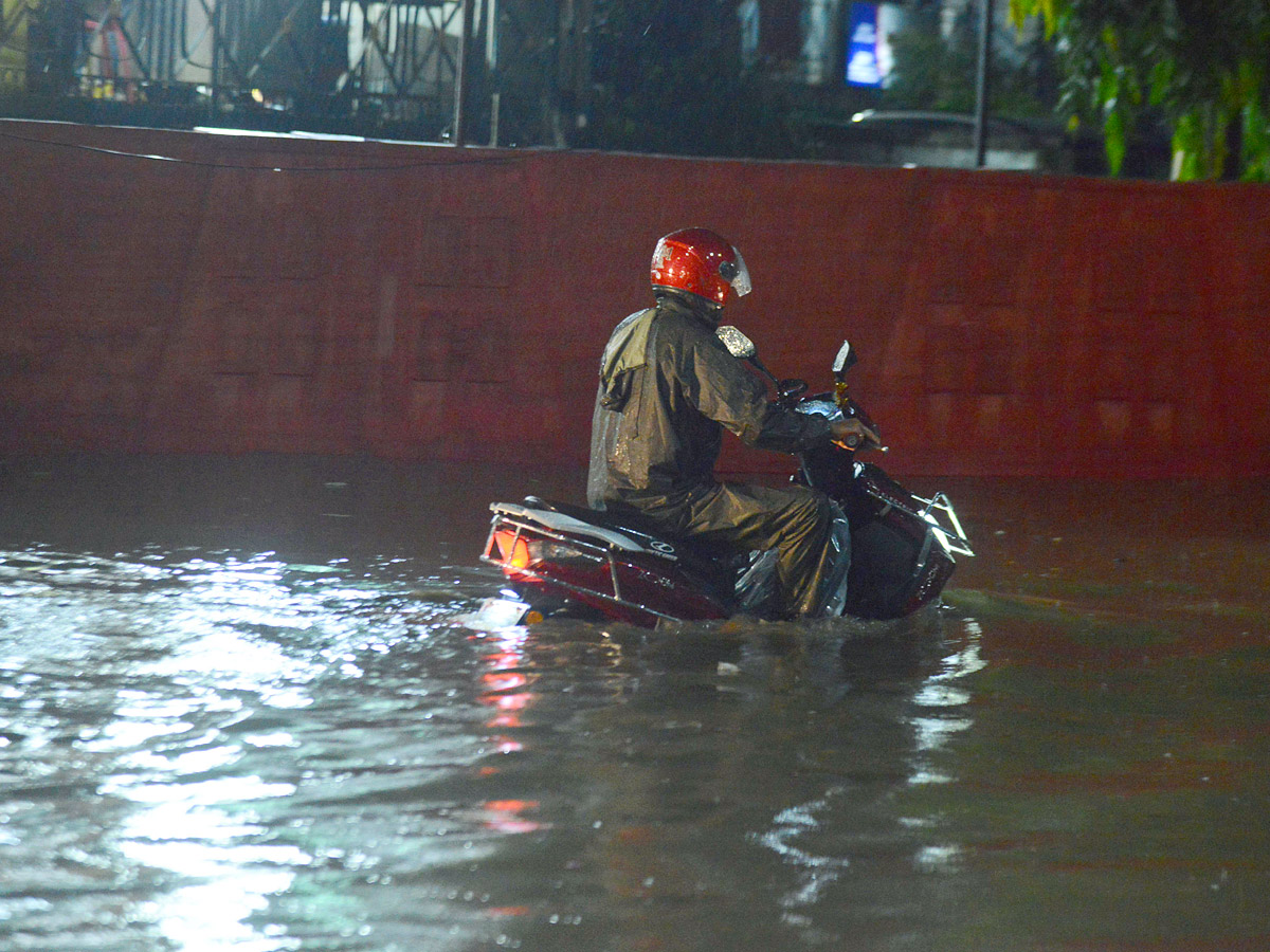 heavy rain in hyderabad - Sakshi28