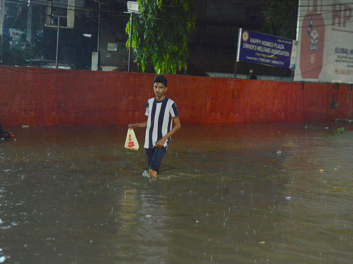 heavy rain in hyderabad - Sakshi31