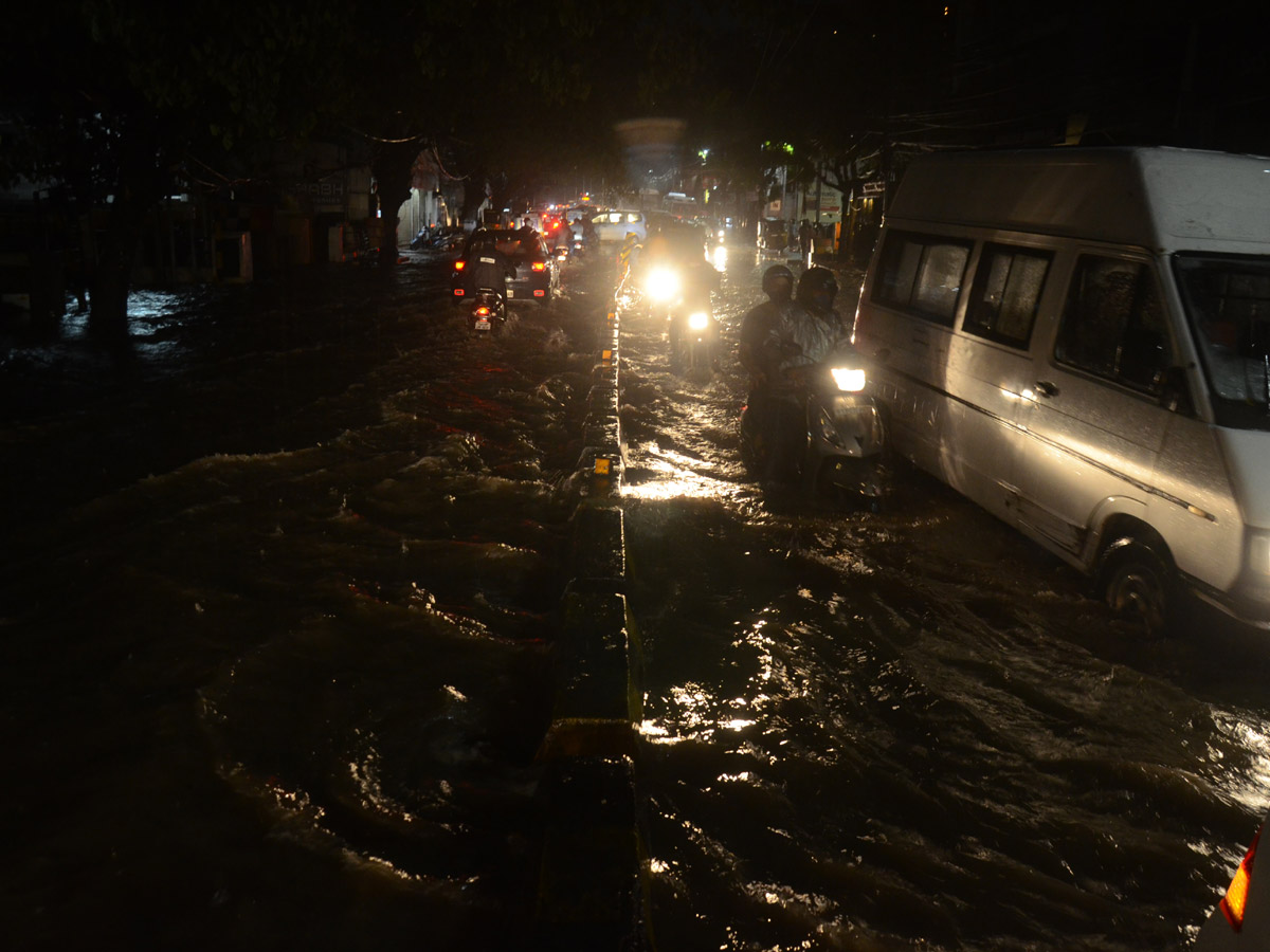 heavy rain in hyderabad - Sakshi7