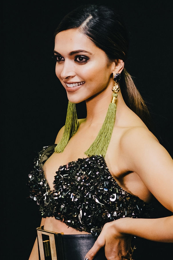 Bollywood Beauty Queen Deepika Padukone Photos - Sakshi21