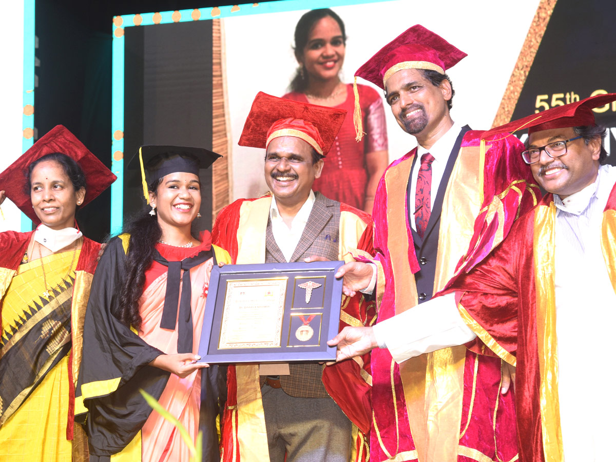 Graduation Ceremony at Kakatiya Medical College Photo Gallery - Sakshi13