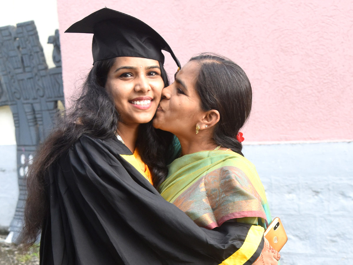 Graduation Ceremony at Kakatiya Medical College Photo Gallery - Sakshi14