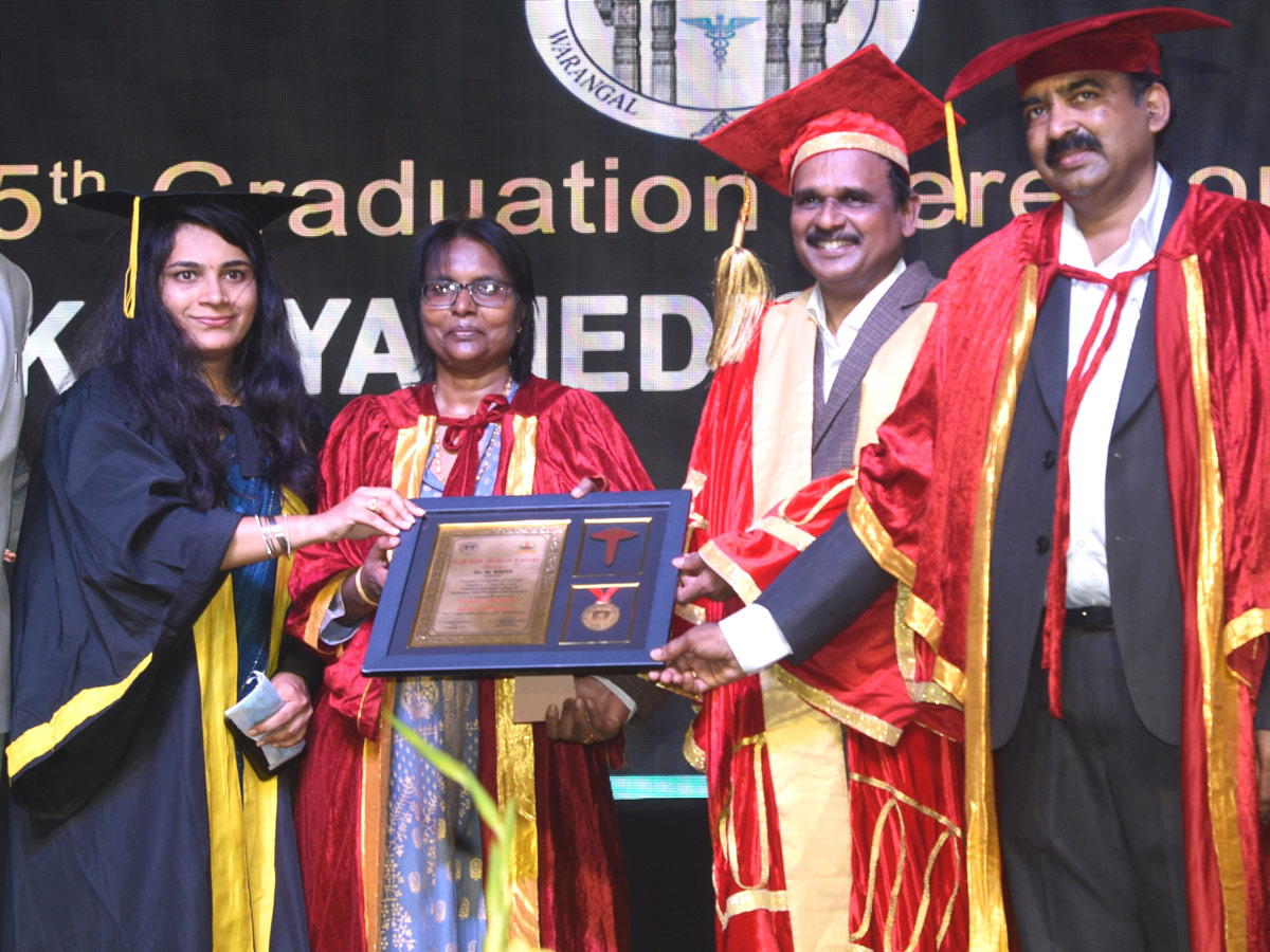 Graduation Ceremony at Kakatiya Medical College Photo Gallery - Sakshi16