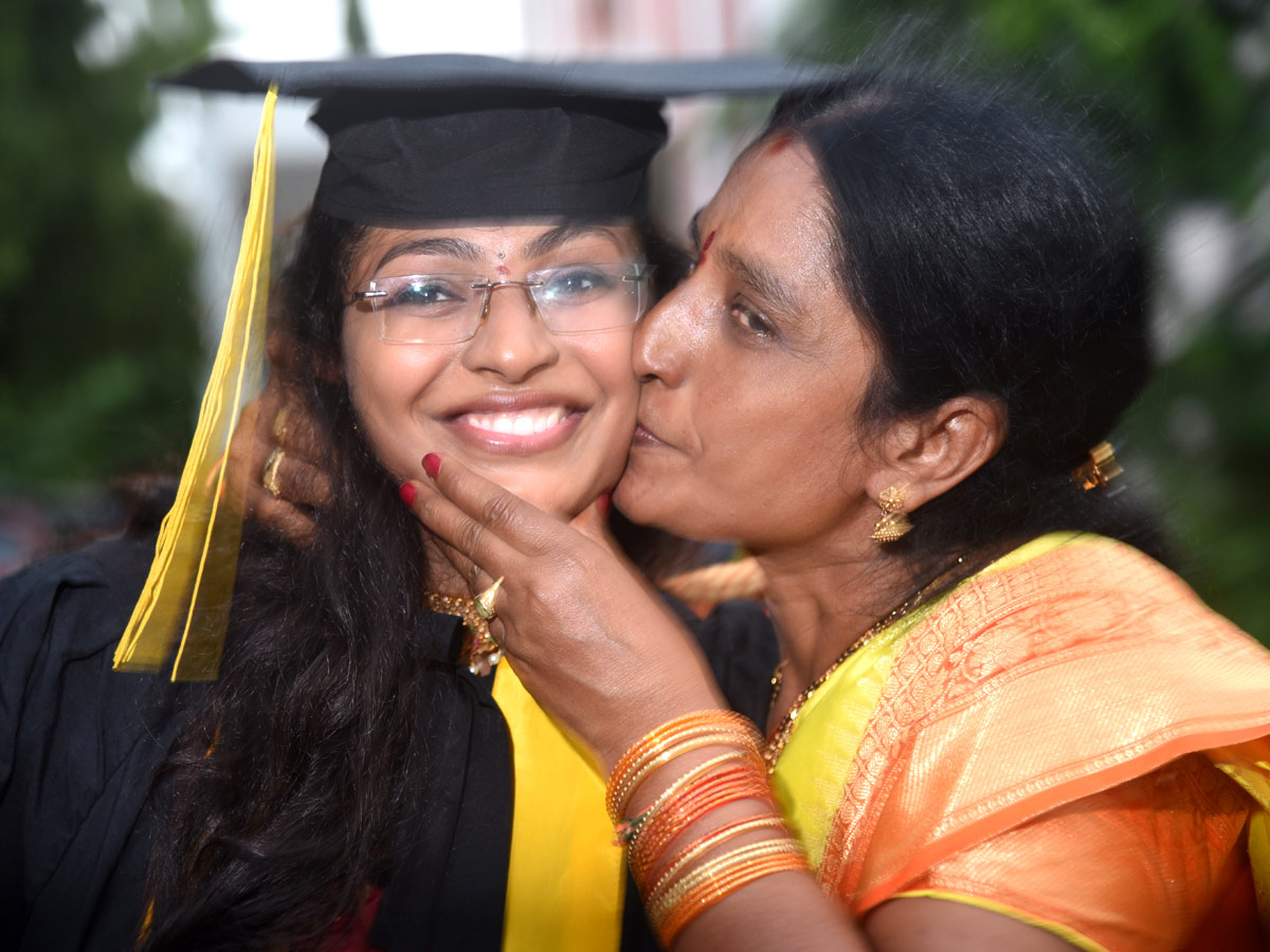 Graduation Ceremony at Kakatiya Medical College Photo Gallery - Sakshi17