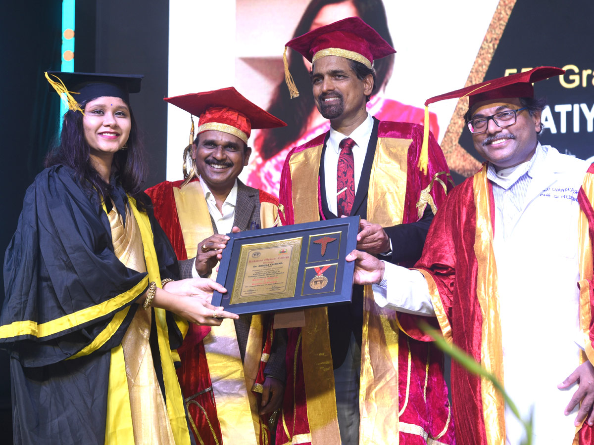 Graduation Ceremony at Kakatiya Medical College Photo Gallery - Sakshi3