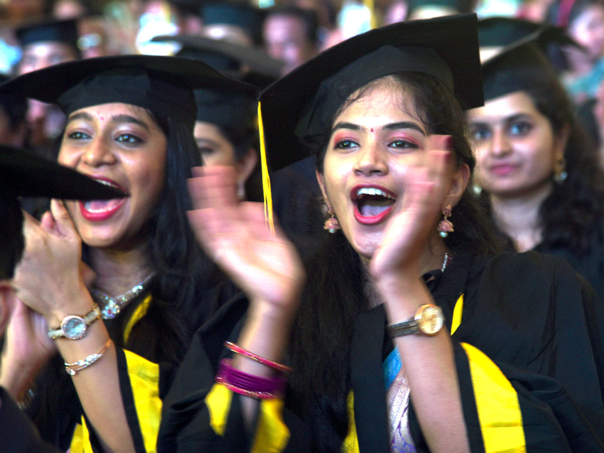 Graduation Ceremony at Kakatiya Medical College Photo Gallery - Sakshi4