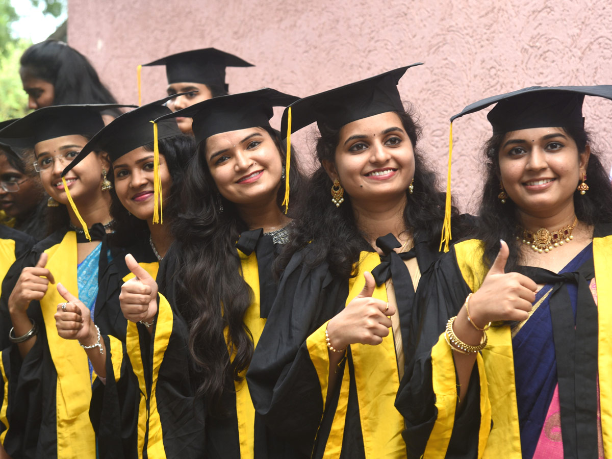 Graduation Ceremony at Kakatiya Medical College Photo Gallery - Sakshi6