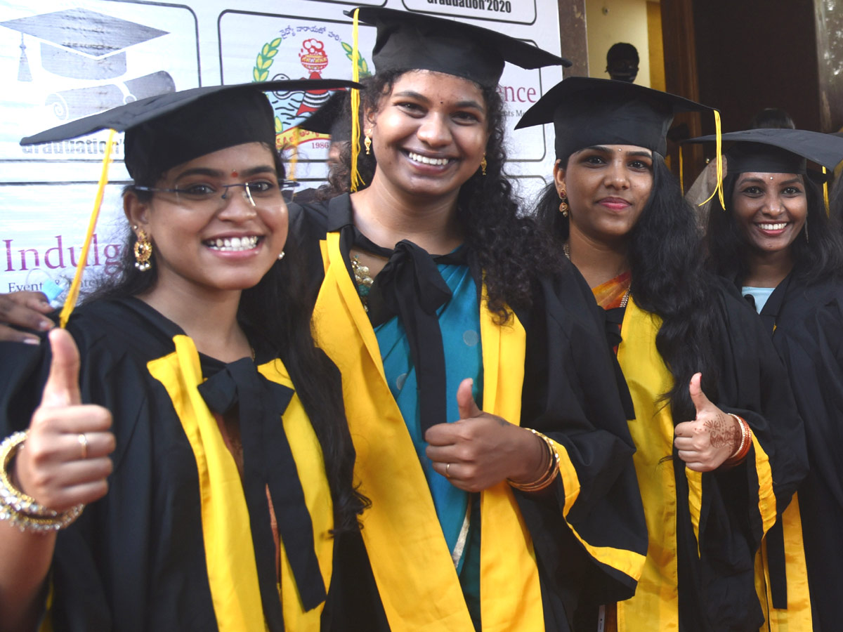 Graduation Ceremony at Kakatiya Medical College Photo Gallery - Sakshi7