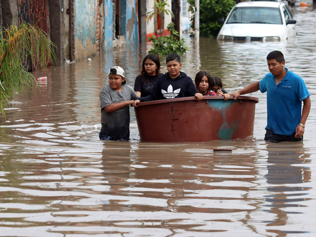 Heavy rains in Mexico Photo Gallery - Sakshi3