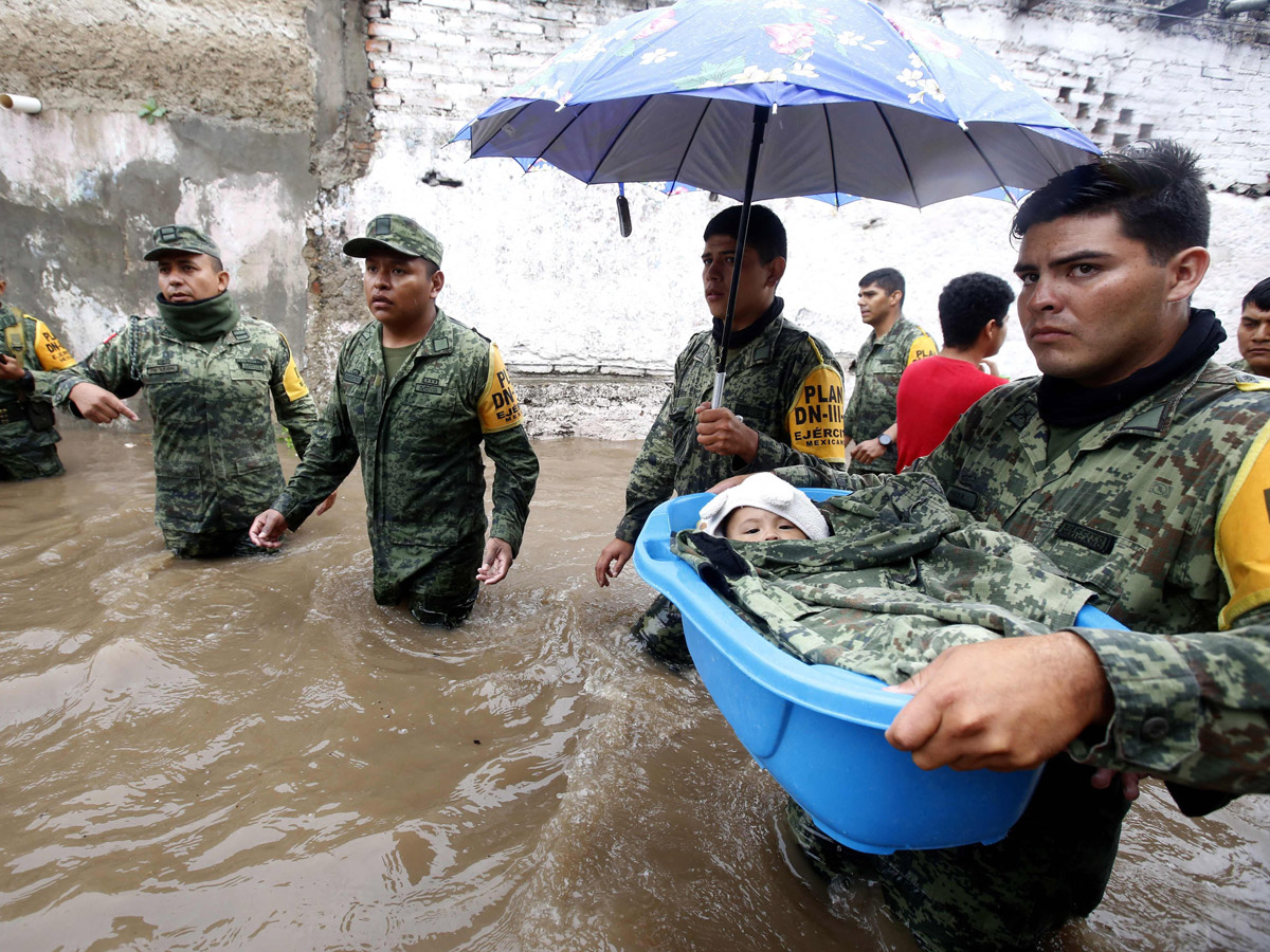 Heavy rains in Mexico Photo Gallery - Sakshi1