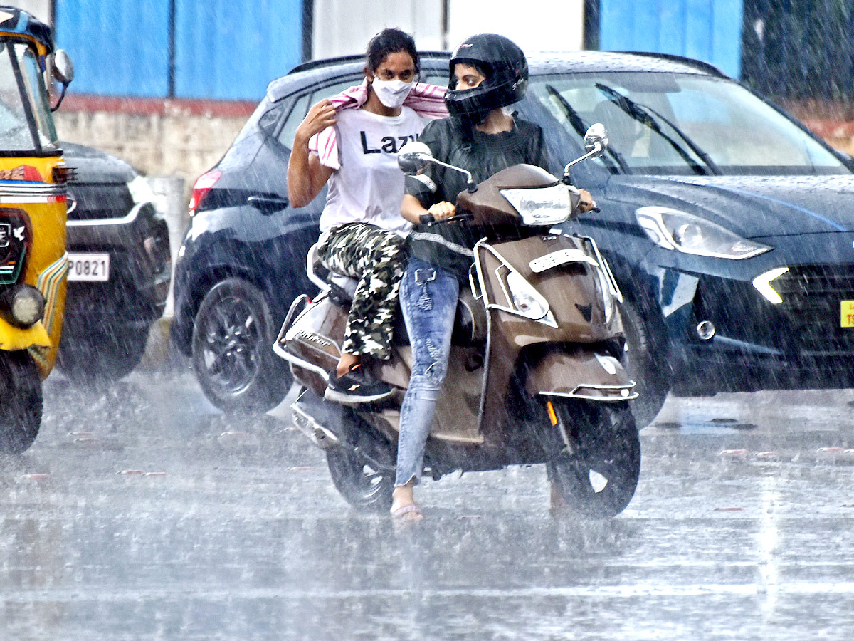 Heavy Rain in Telugu States Photo Gallery - Sakshi1