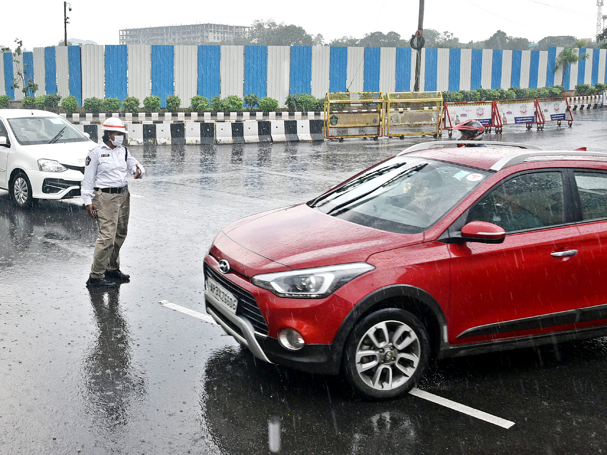 Heavy Rain in Telugu States Photo Gallery - Sakshi26