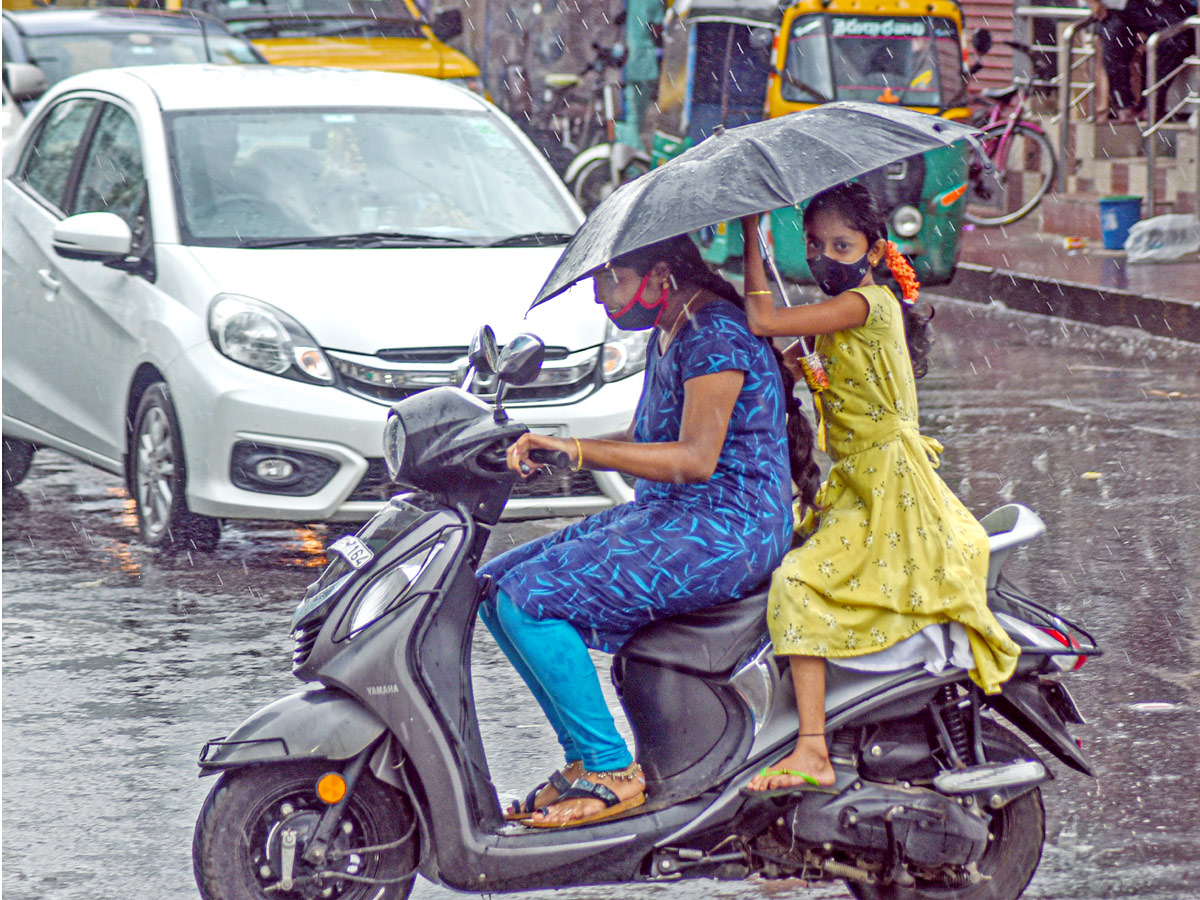 Heavy Rain in Telugu States Photo Gallery - Sakshi5