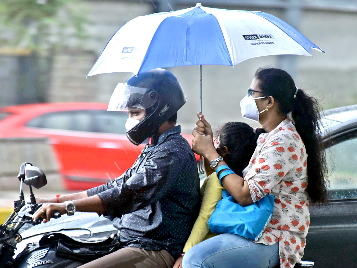 Heavy Rain in Telugu States Photo Gallery - Sakshi6