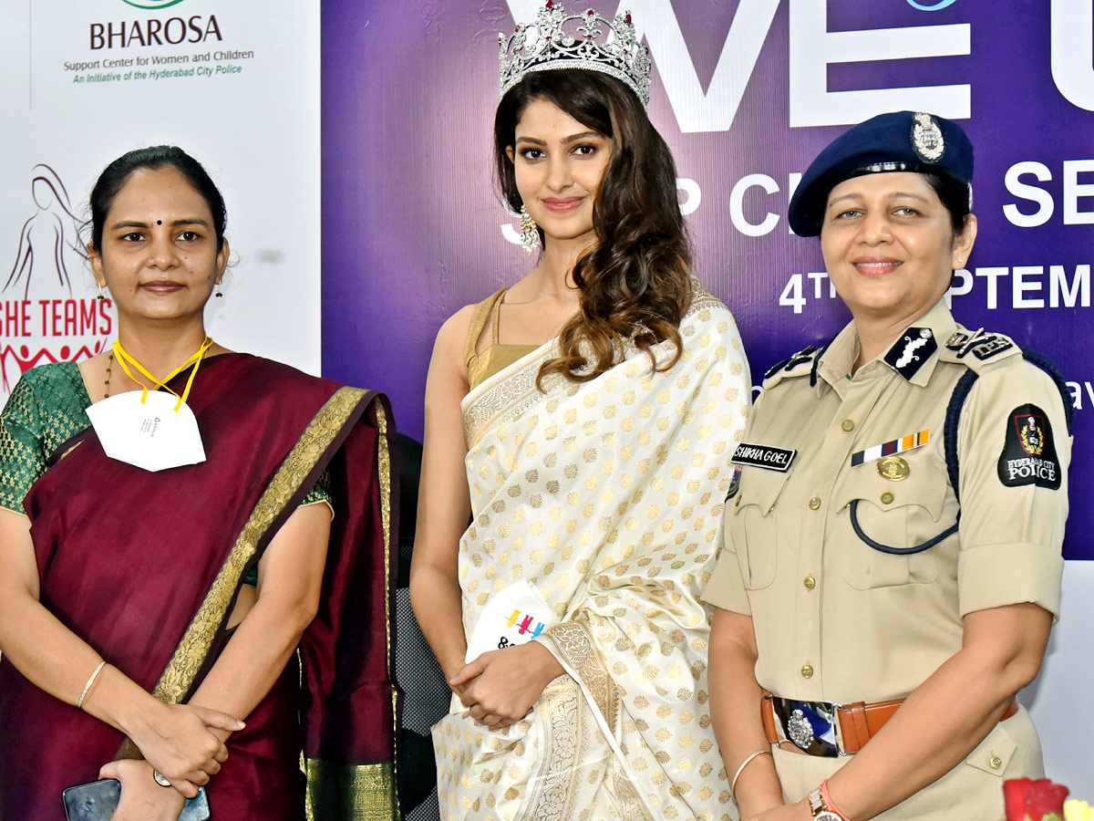 Femina Miss India - 2020 Manasa Varanasi unveils We Can Ken posters Photo Gallery - Sakshi1