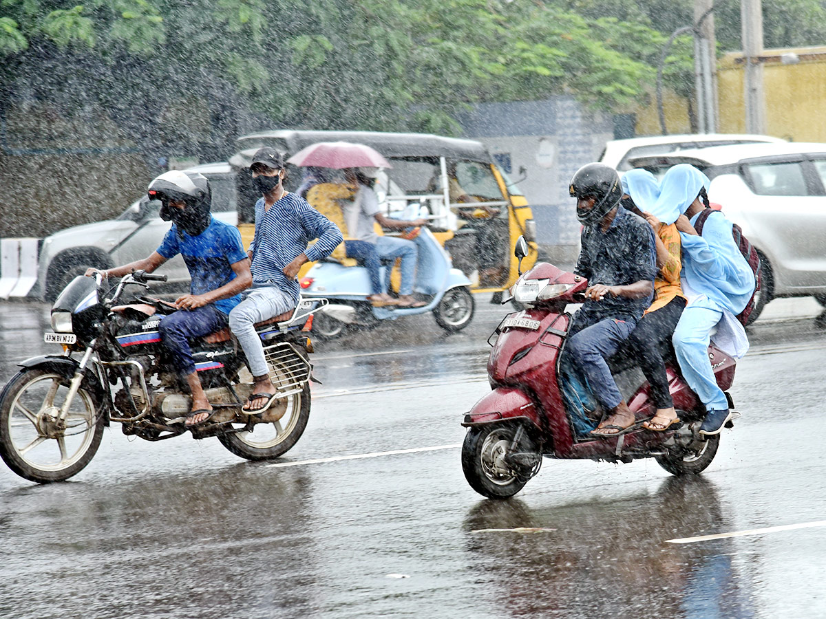 Heavy Rains in Andhra Pradesh Photo Gallery - Sakshi15