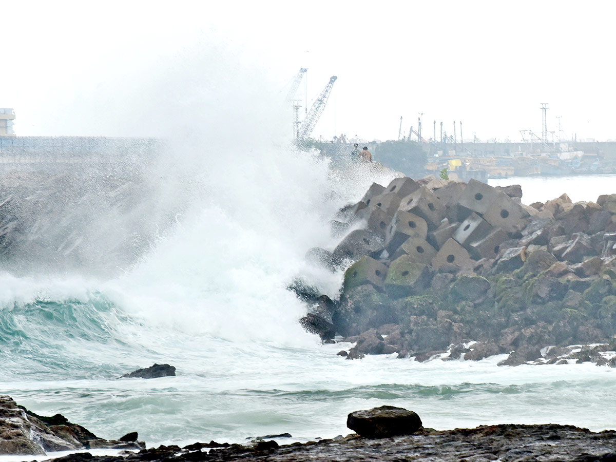 Heavy Rains in Andhra Pradesh Photo Gallery - Sakshi16