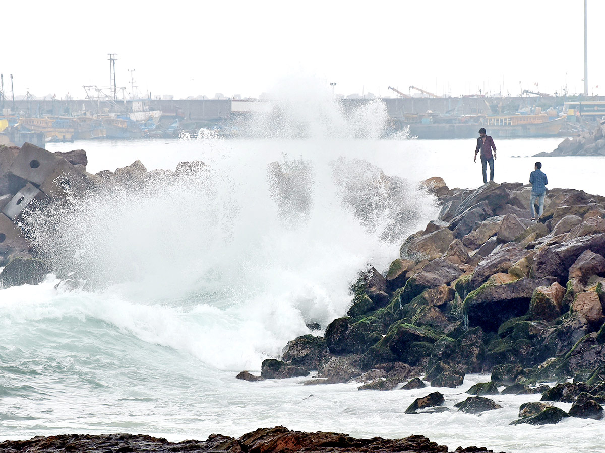 Heavy Rains in Andhra Pradesh Photo Gallery - Sakshi17