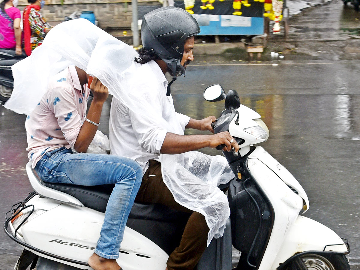 Heavy Rains in Andhra Pradesh Photo Gallery - Sakshi21