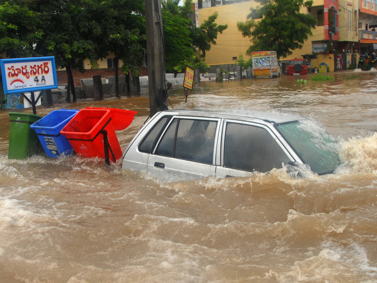 Heavy rains in Karimnagar Sircilla districts - Sakshi9