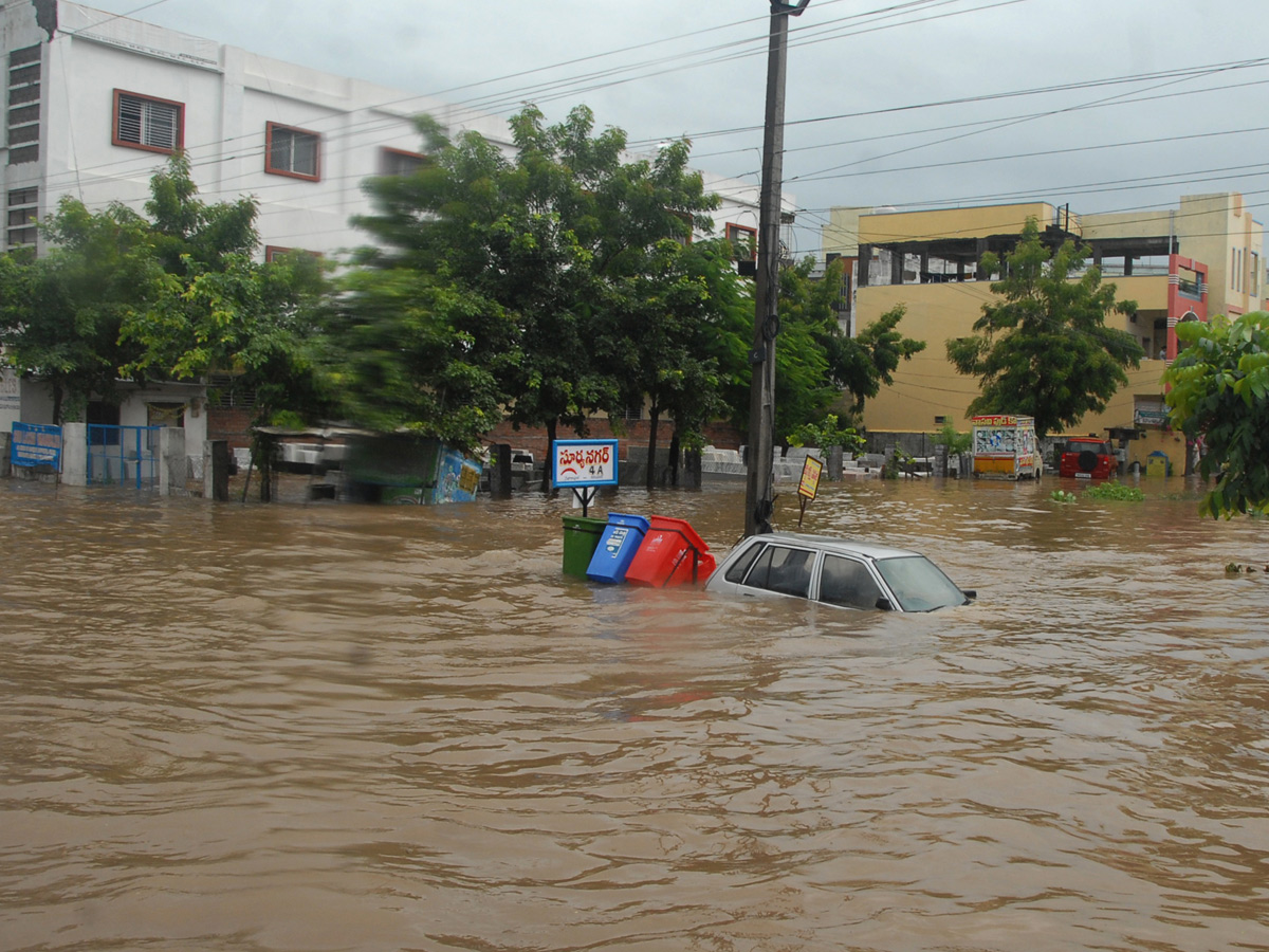 Heavy rains in Karimnagar Sircilla districts - Sakshi16