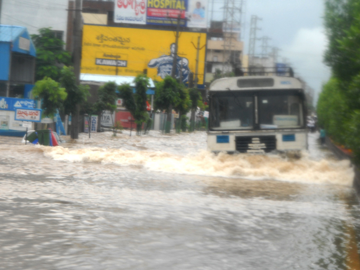 Heavy rains in Karimnagar Sircilla districts - Sakshi17