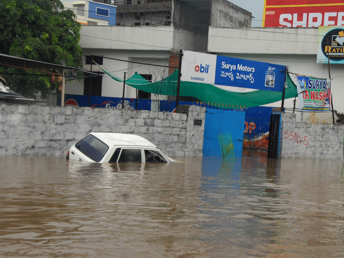 Heavy rains in Karimnagar Sircilla districts - Sakshi18