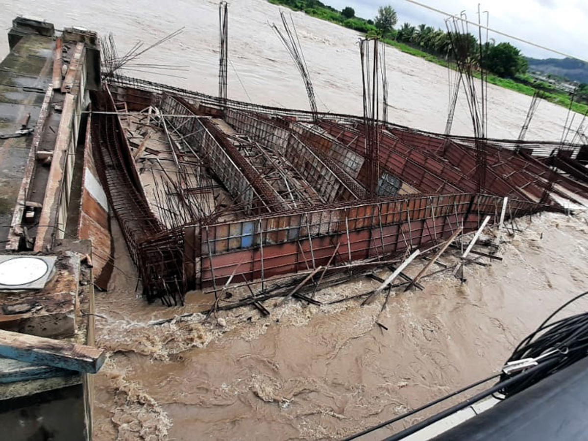 Heavy rains in Karimnagar Sircilla districts - Sakshi2