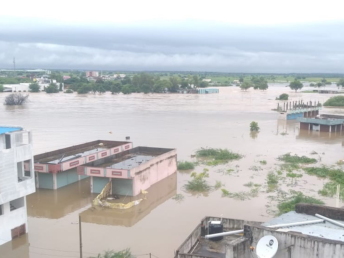 Heavy rains in Karimnagar Sircilla districts - Sakshi7