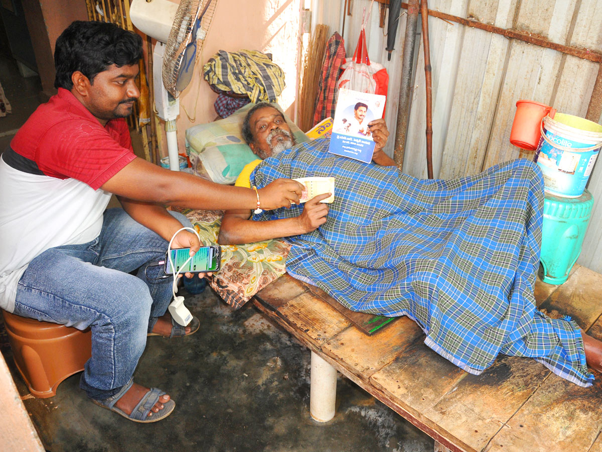 Distribution Of YSR Pension Kanuka Photo Gallery - Sakshi4