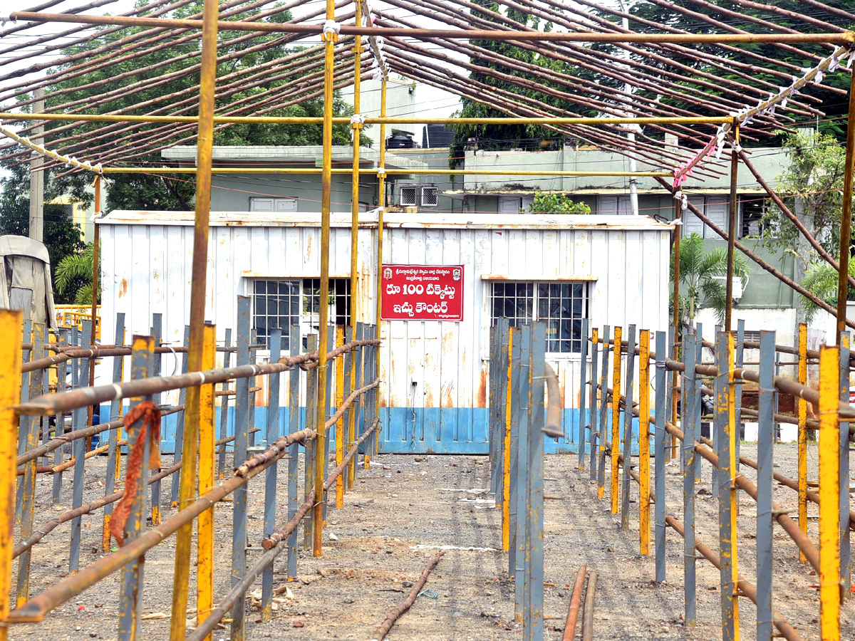 Indrakeeladri Hill on the Occasion of Dussehra Festival Photo Hallery - Sakshi12