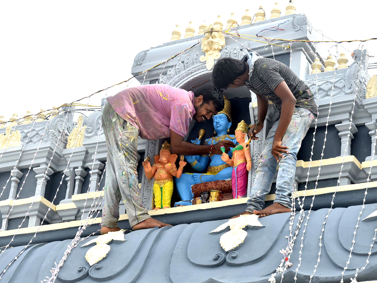 Indrakeeladri Hill on the Occasion of Dussehra Festival Photo Hallery - Sakshi10