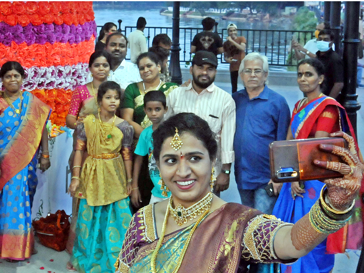 Photos : Sunday- Funday at Tank Bund  - Sakshi6