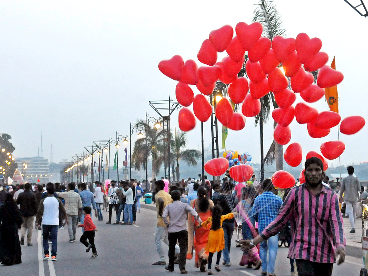 Photos : Sunday- Funday at Tank Bund  - Sakshi7