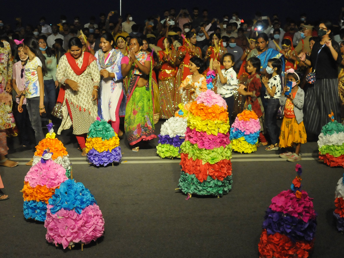 Photos : Sunday- Funday at Tank Bund  - Sakshi12