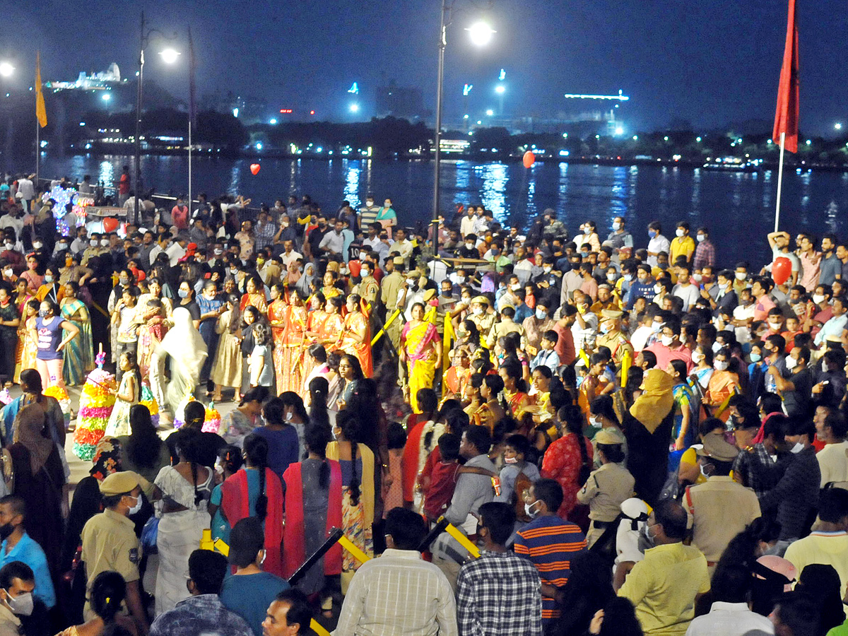 Photos : Sunday- Funday at Tank Bund  - Sakshi14