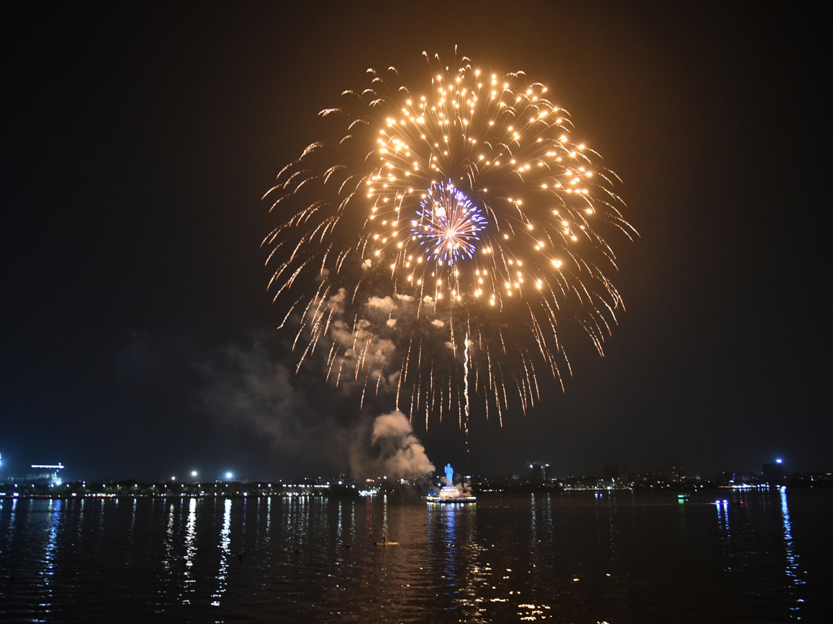 Photos : Sunday- Funday at Tank Bund  - Sakshi17