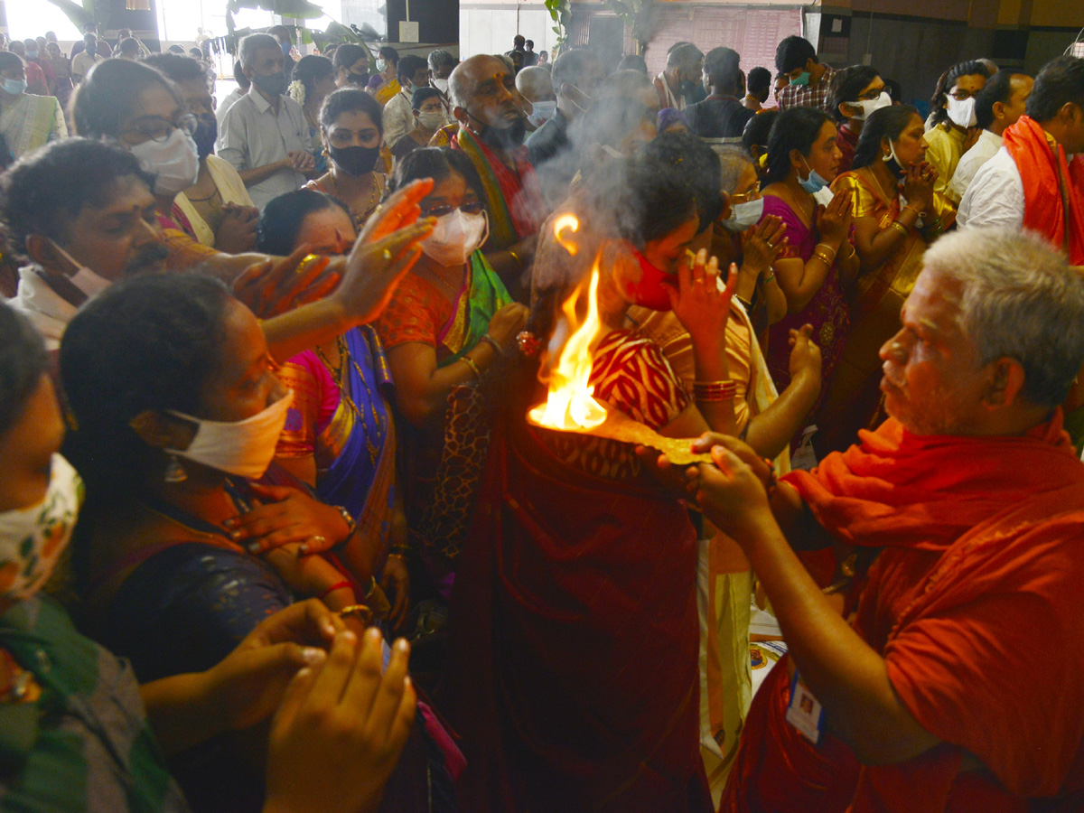 Dussehra Celebrations in Kanaka Durga Temple Photo Gallery - Sakshi12