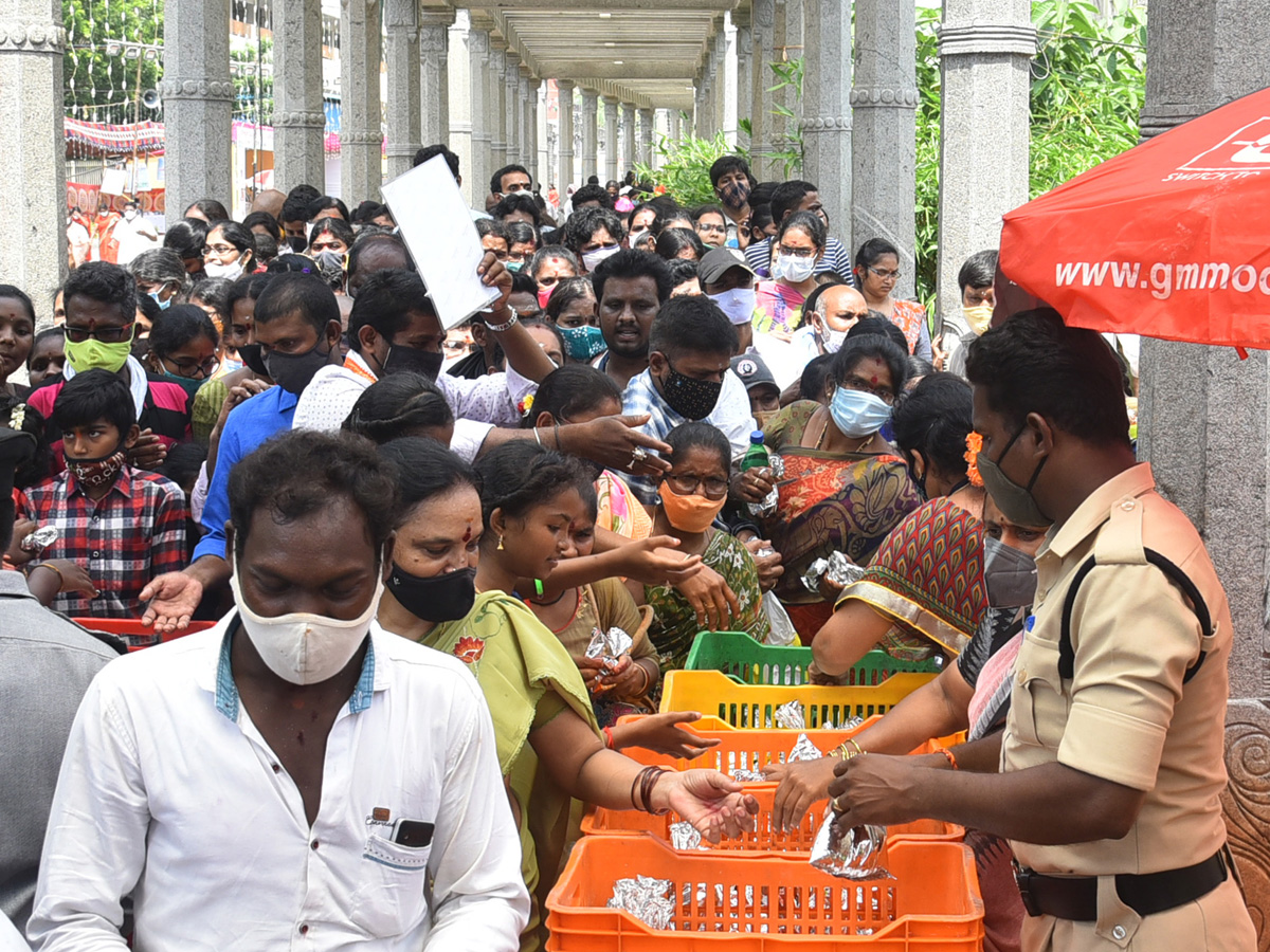 Dussehra Celebrations in Kanaka Durga Temple Photo Gallery - Sakshi16