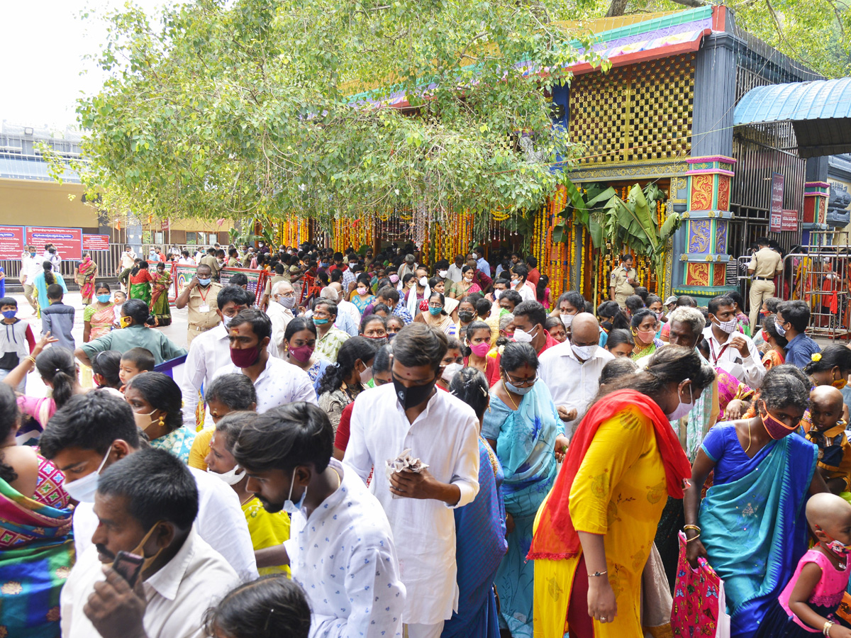 Dussehra Celebrations in Kanaka Durga Temple Photo Gallery - Sakshi21