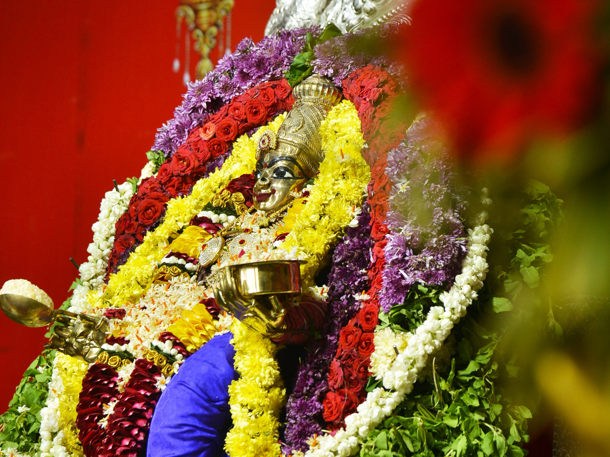 Dussehra Celebrations in Kanaka Durga Temple Photo Gallery - Sakshi10