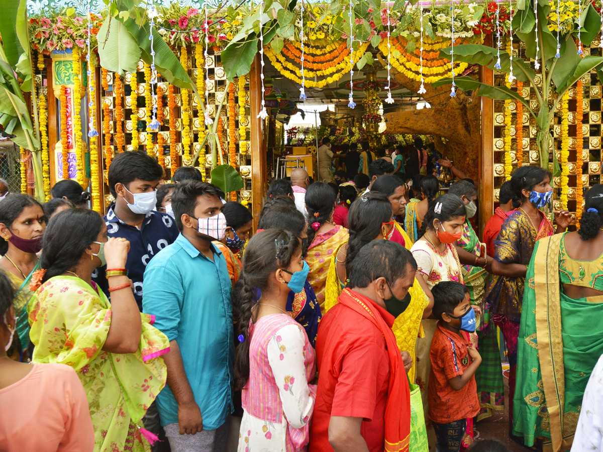 Dussehra Celebrations in Kanaka Durga Temple Photo Gallery - Sakshi23