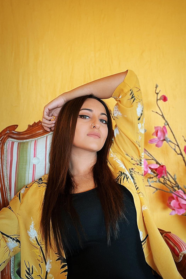 Photos : Sonakshi Sinha Photo Gallery - Sakshi21