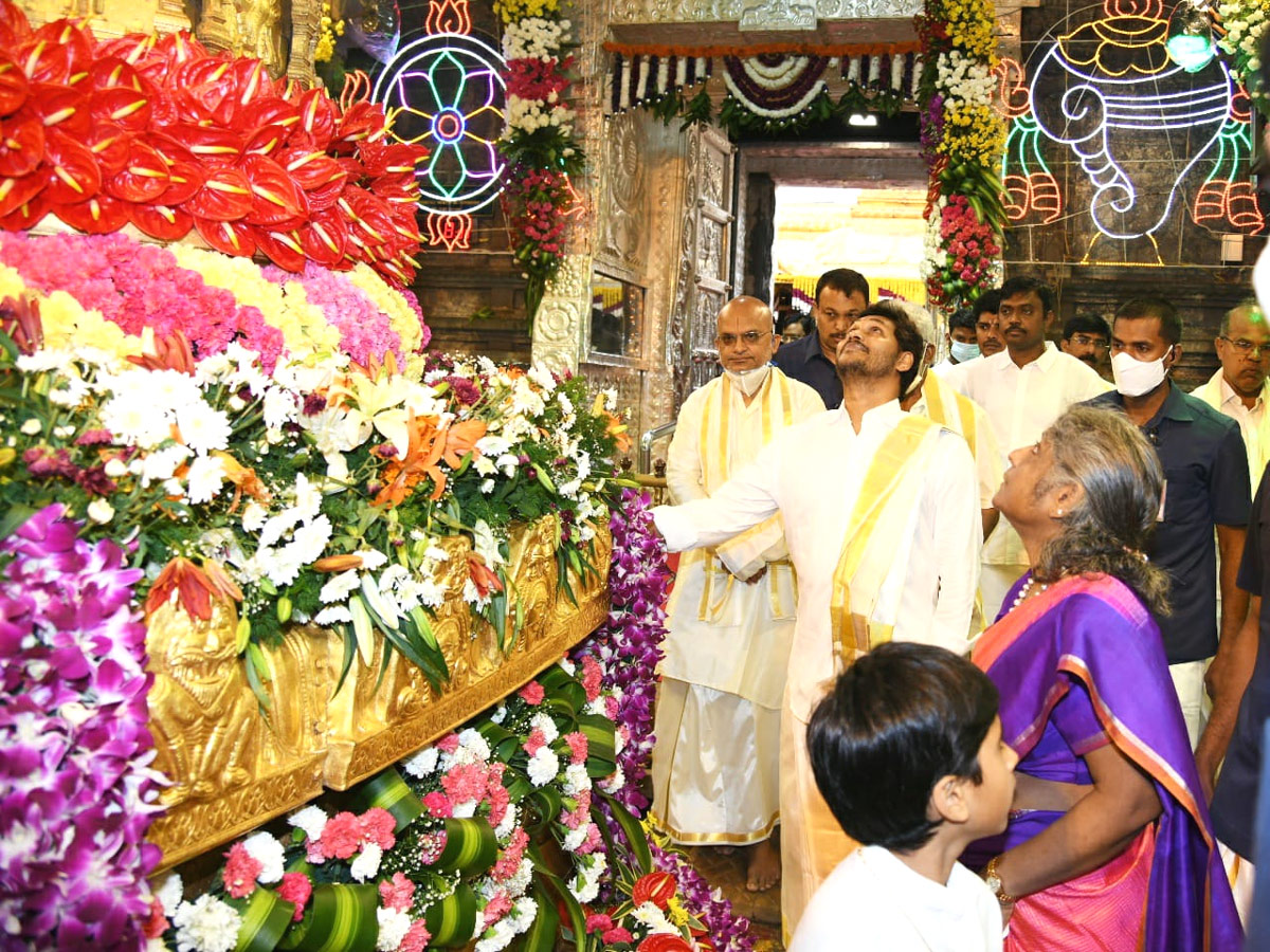 AP CM YS Jagan Tirumala Second Day Photo Gallery - Sakshi10