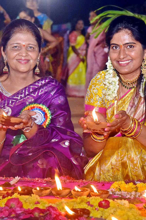 Police Batukamma Celebrations Photo Gallery - Sakshi15