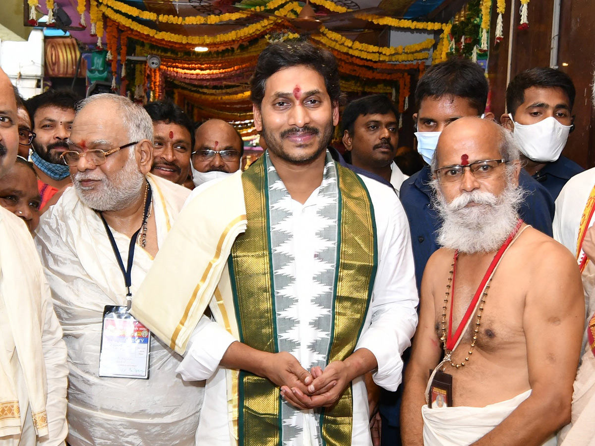 CM YS Jagan Visits Kanaka Durga Temple Photo Gallery - Sakshi2