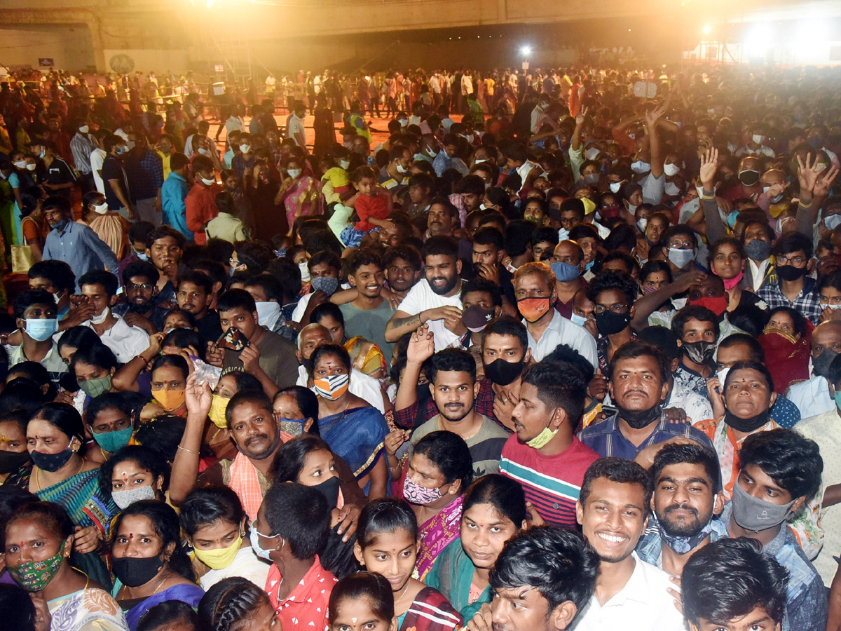 Dussehra Celebrations in Kanaka Durga Temple Photo Gallery - Sakshi18