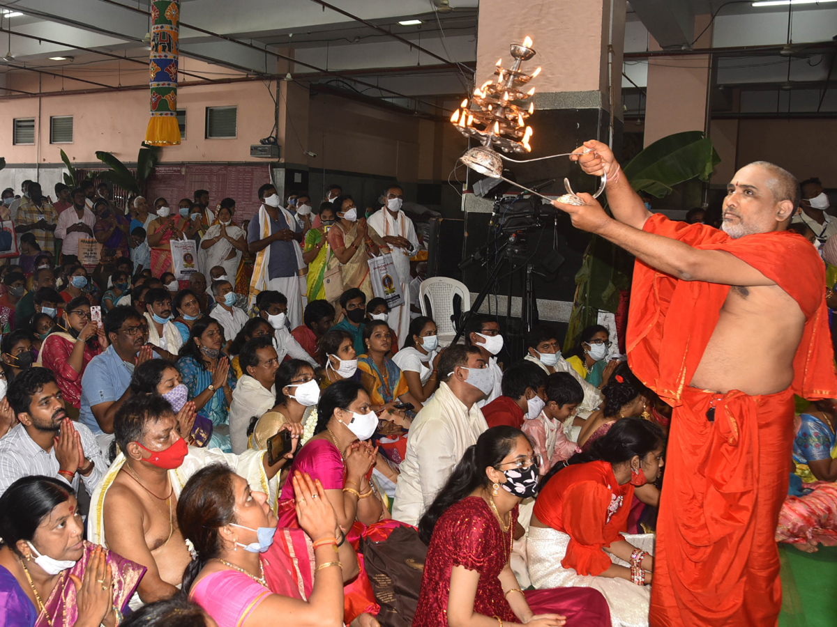 Dussehra Celebrations in Kanaka Durga Temple Photo Gallery - Sakshi9